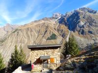 Refuge de l'Alpe du Pin et vallon de la Mariande